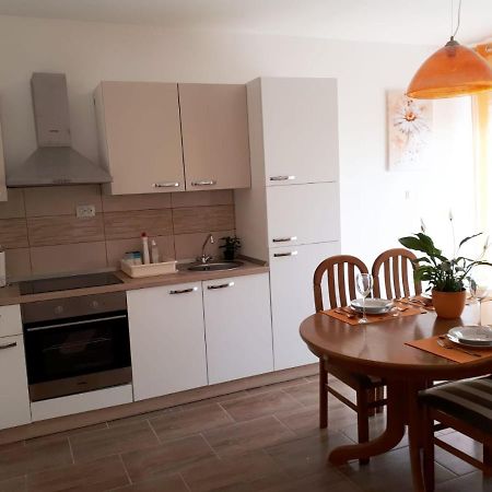 Apartmani Kulin 2 Kastela Exterior photo