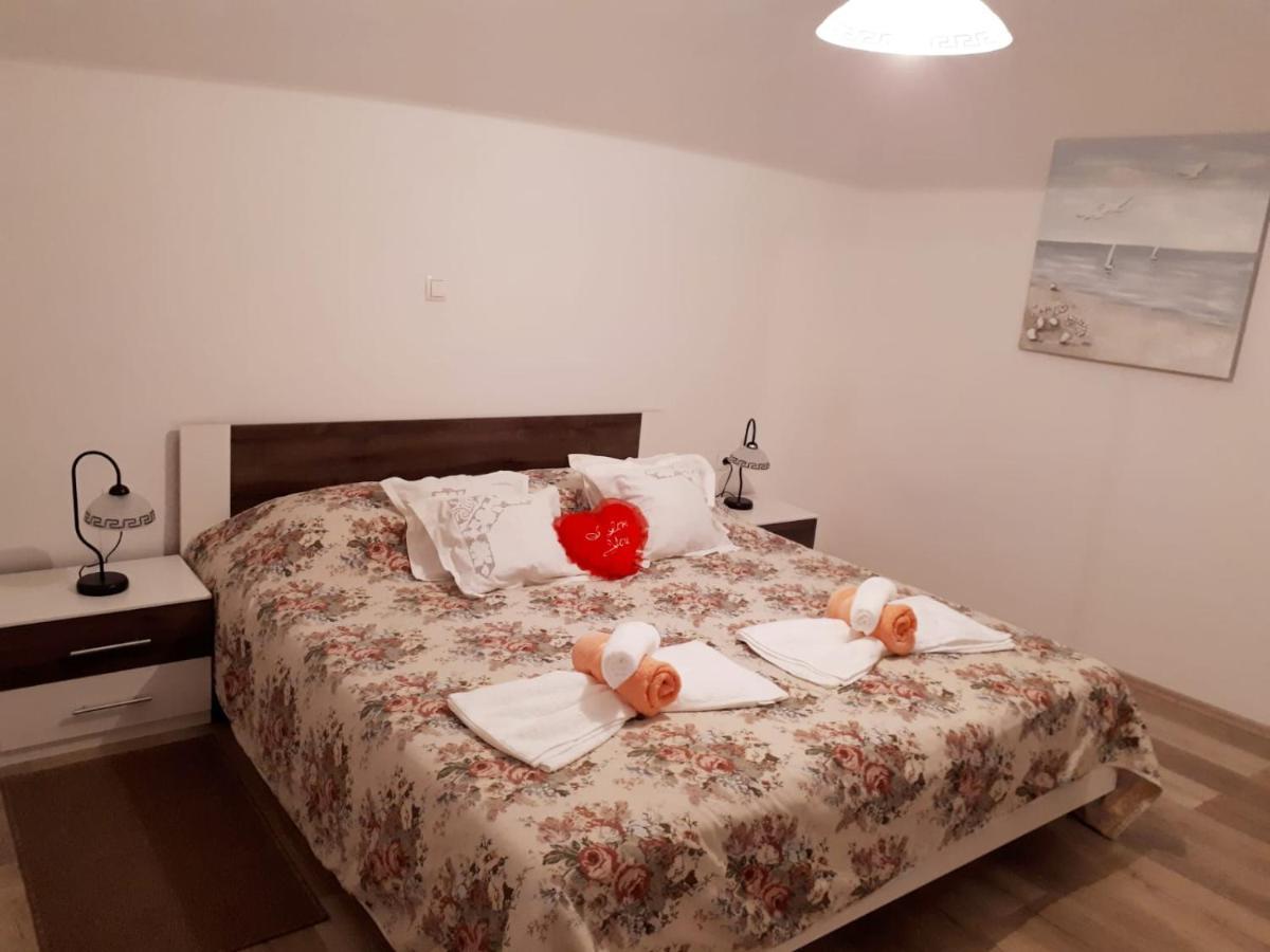 Apartmani Kulin 2 Kastela Exterior photo
